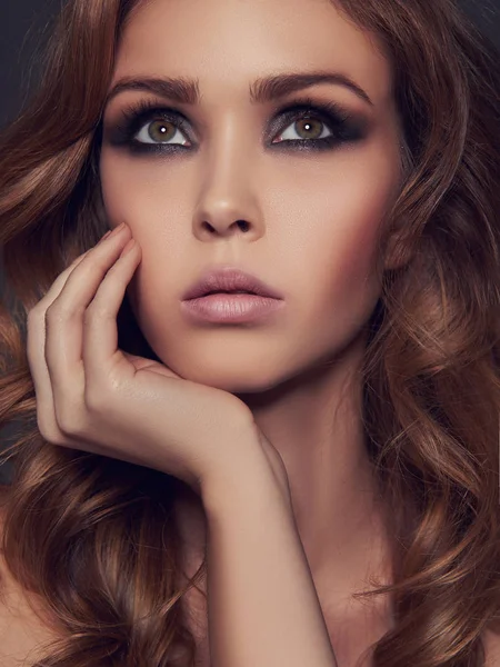 şehvetli güzellik kız makyaj ile