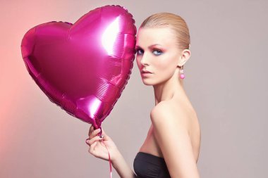 Balon heart.make-up kadınla