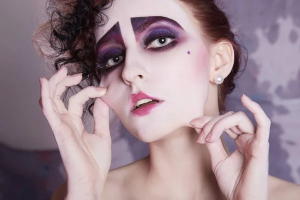 Femme Étrange Avec Maquillage Sur Son Visage Image Scénique Beauté — Photo