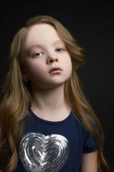Malá dívka krásy portrét — Stock fotografie