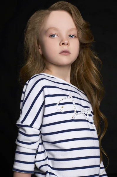Krásná malá holka portrét — Stock fotografie