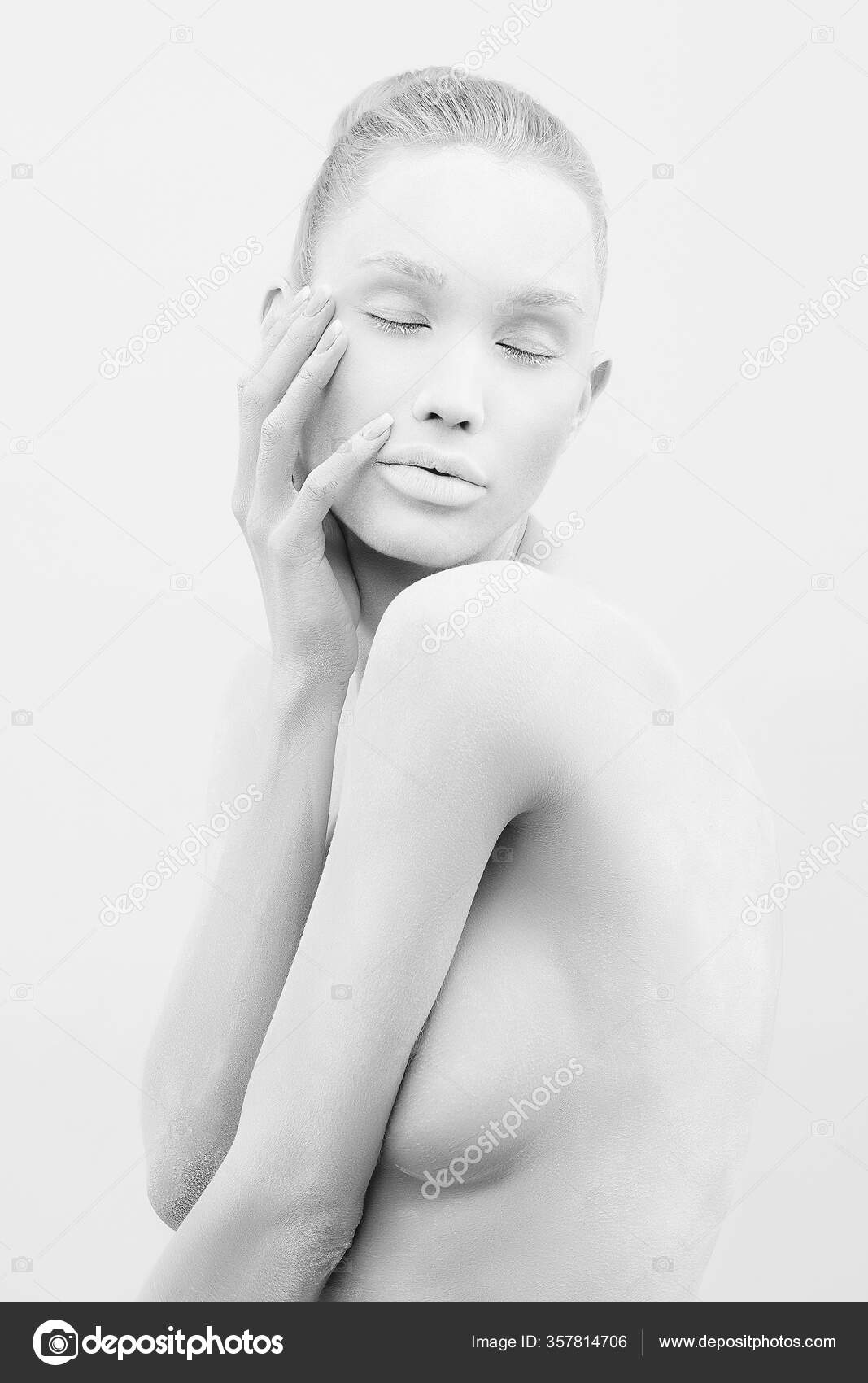 モノクロヌード 