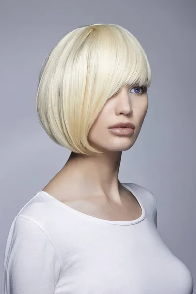 Moda Piękno Portret Młodej Kobiety Stylową Fryzurą Bob Piękne Blondynka — Zdjęcie stockowe