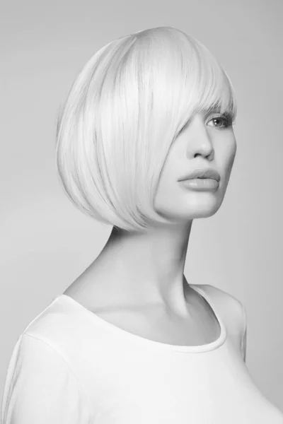 Fashion Beauty Portrait Young Woman Stylish Bob Haircut Beautiful Blond — Stock Photo, Image