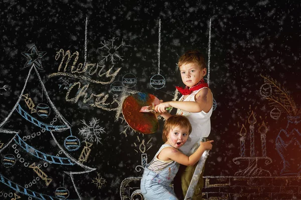 Crianças pintar fundo de Natal, ficar confuso na pintura — Fotografia de Stock