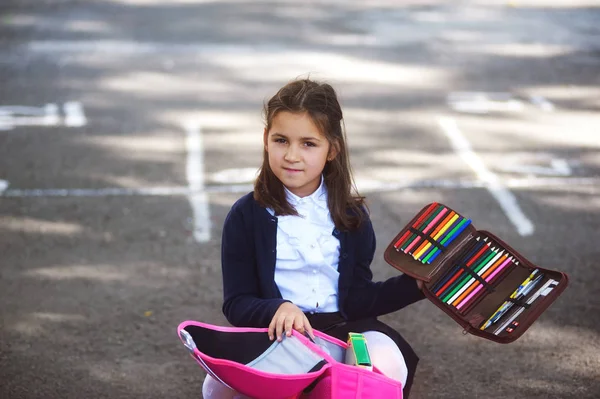 Portret Van Een Schoolmeisje — Stockfoto