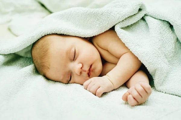 Neugeborenes Schlafendes Baby Neugeborenes Mädchen — Stockfoto