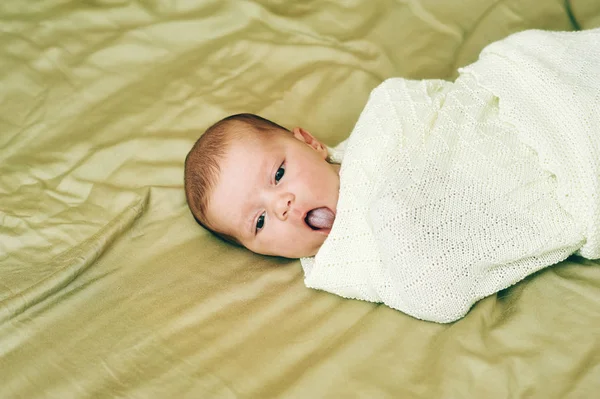 Bebé Recém Nascido Menina Recém Nascida — Fotografia de Stock
