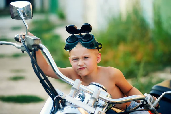 Menino Brincar Mota Pai Sonhar Para Tornar Motociclista — Fotografia de Stock