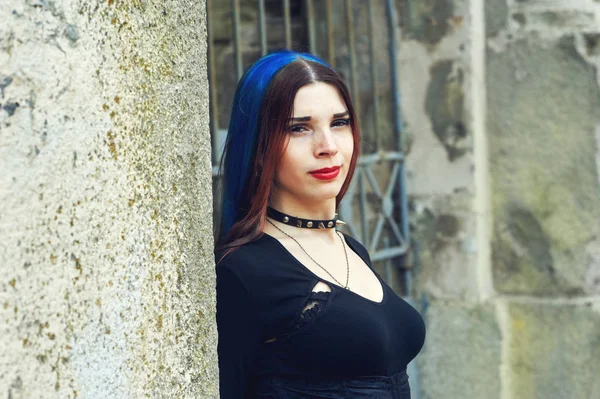 Chica Joven Con Pelo Azul Las Calles Subcultura Juvenil Estilo —  Fotos de Stock