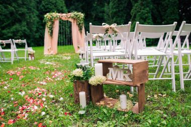 ahşap kare ve çiçek gül süslemeleri 