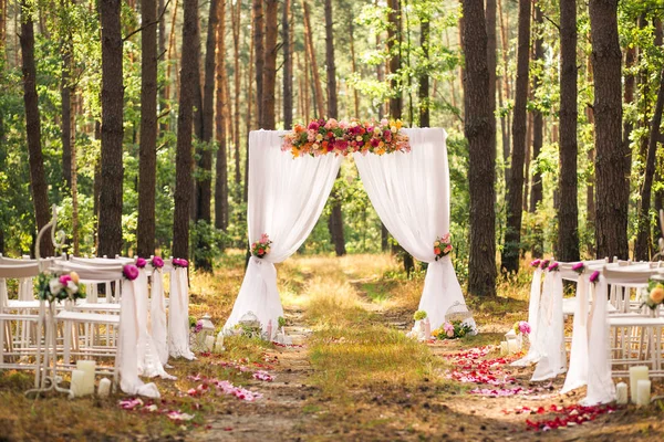 Frumoase decoratiuni de nunta elegante — Fotografie, imagine de stoc