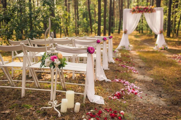 Beautiful elegant wedding decorations — Stock Photo, Image