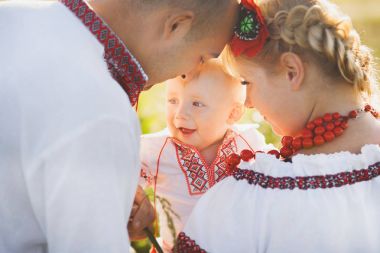 Etnik Ukraynalı aile portresi 