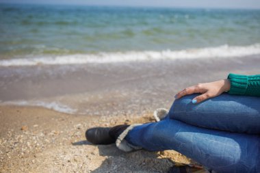 Beyaz genç kadın rahatlatıcı 