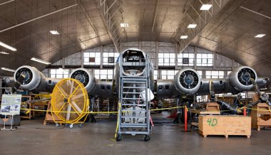  Memphis Güzeli restorasyon askı içinde