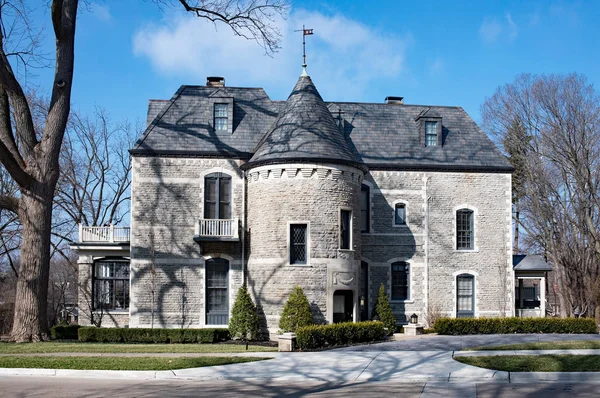 Elegant Gray Stone House — Stock Photo, Image