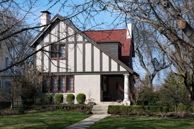 Yazlık eğimli çatı