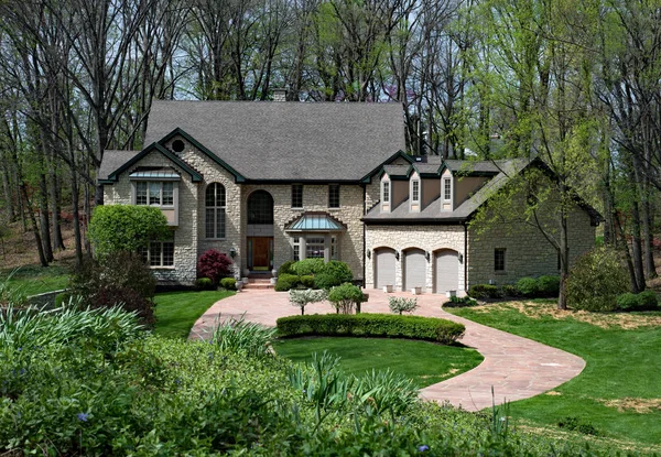 Grand Stone House Down in Wooded Setting — Stock Photo, Image