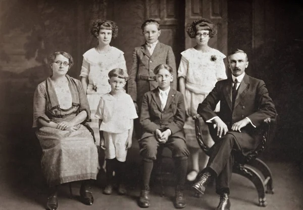 Family Seven Antique Photograph — Stock Photo, Image