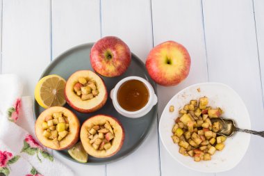 Elma elmalı turta. Malzemeler.