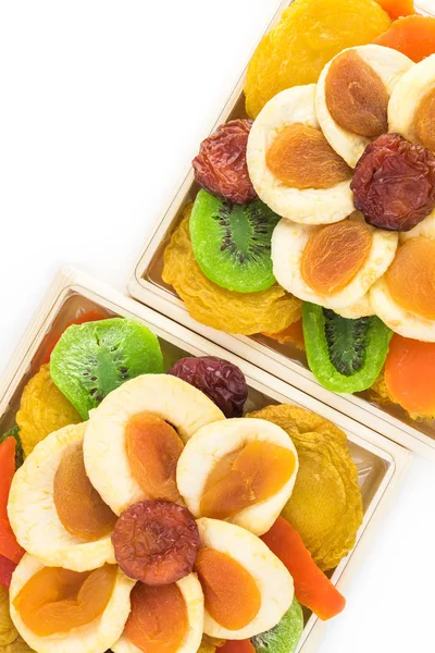 Karışık kuru meyve tabağı. 