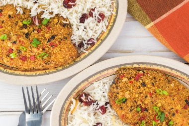 Kızılcık pirinç pişmiş tortilla kabuklu tilapia.