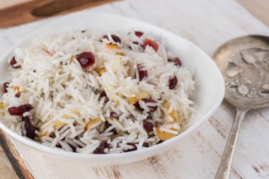 Kızılcık beyaz pirinç.