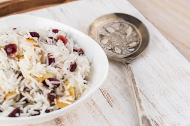 Kızılcık beyaz pirinç.