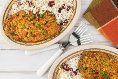 Kızılcık pirinç pişmiş tortilla kabuklu tilapia.