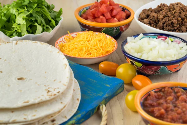 Ingredienti per tacos di manzo fatti in casa . — Foto Stock