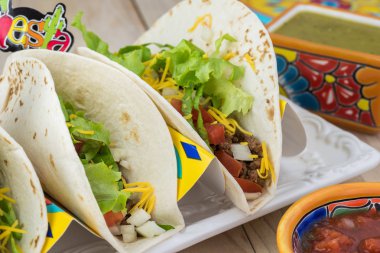 Ev yapımı sığır eti tacos.
