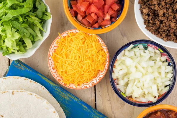 Ingredients for homemade beef tacos. — Stock Photo, Image