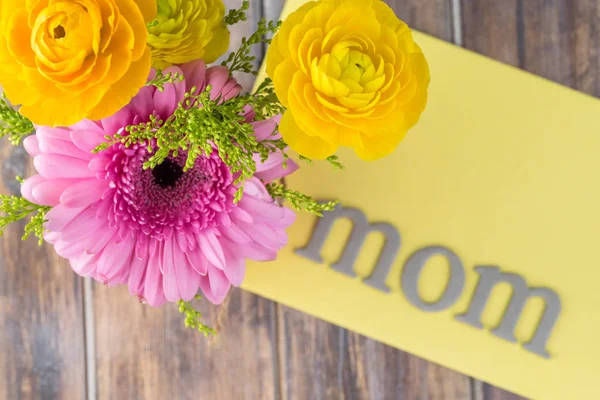 Flower arrangement for Mother day. — Stock Photo, Image