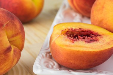 Çiftlik Organik şeftali.