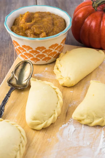 Çiğ kabak böreği sokması.