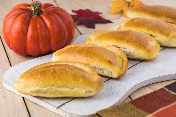 Taze pişmiş kabak böreği sokması.