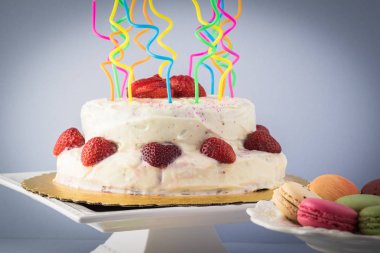 Dekore edilmiş tatlı doğum günü tablo.