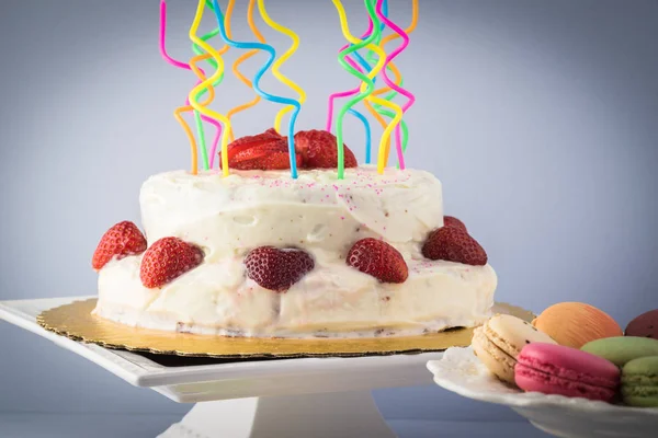 Dekore edilmiş tatlı doğum günü tablo.