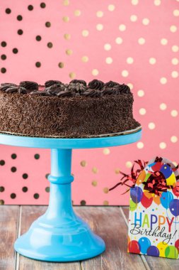 Çikolatalı doğum günü pastası.