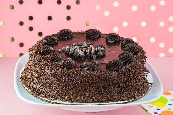 Çikolatalı doğum günü pastası.