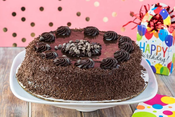 Çikolatalı doğum günü pastası.