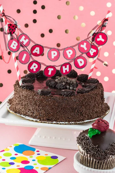 Çikolatalı doğum günü pastası.