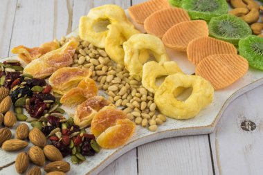 Çeşitli sağlıklı snack.