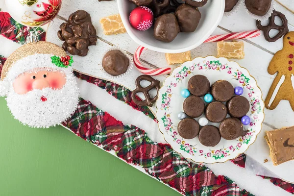 Homemade chocolate candies and cookies for Christmas party table — Stock Photo, Image