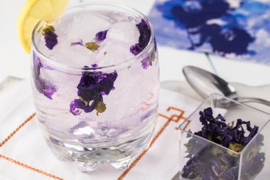 Votka tonik kokteylleri ile lezzet.