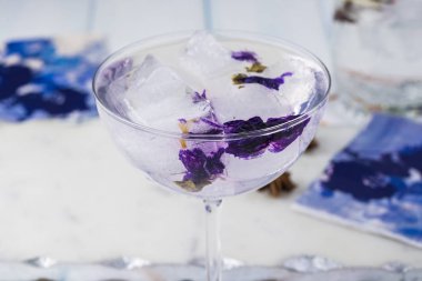 Votka tonik kokteylleri ile lezzet.