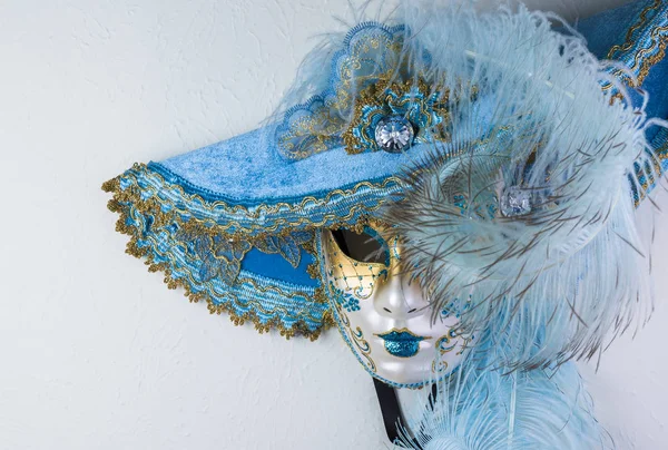 Masque vénitien bleu or élégant carnaval . — Photo