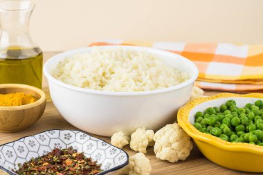 Safranlı karnabahar pilavı.