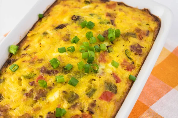 Pastırmalı, patatesli, sebzeli kahvaltı güveci..